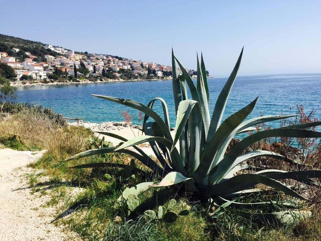 Apartments Slavica Trogir Exterior foto